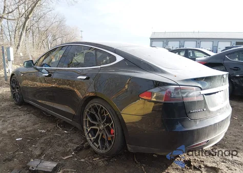 2015 Tesla Model S 70D/85D/P85D из США, поврежденный, VIN 5YJSA1H24FFP68186